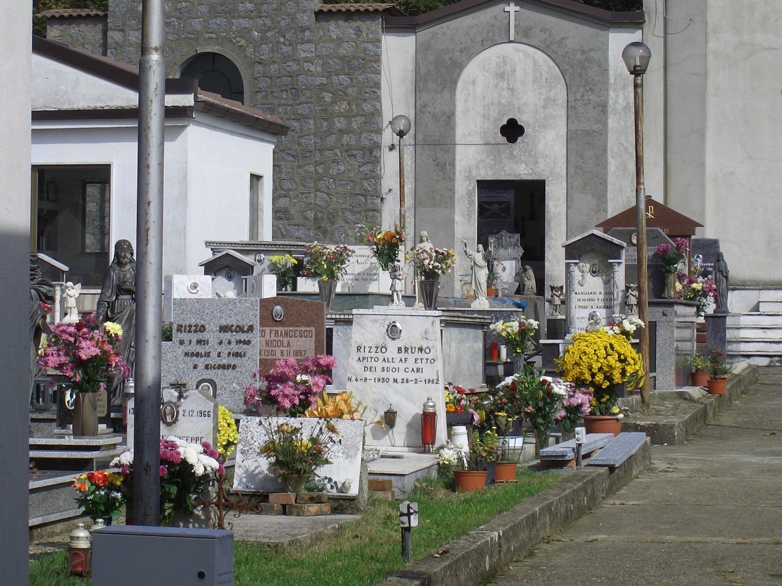 foto n.5 cimitero Brognaturo
 (VV) 