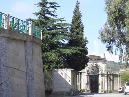 foto n.3 cimitero Satriano
 (CZ) 