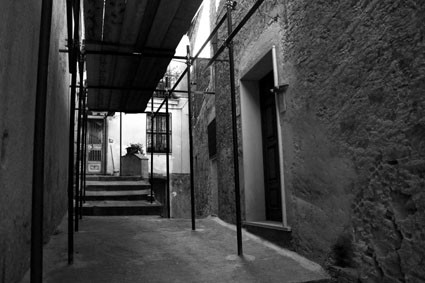 SCUOLA IN VIA CREDARO - REDAZIONE